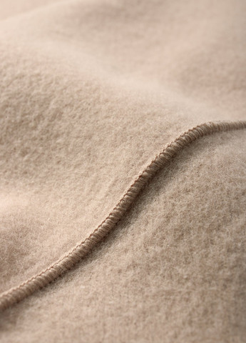 Бежевый демисезонный свитер C&A