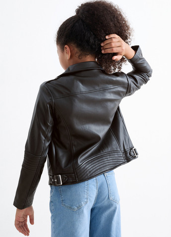 Чорна демісезонна куртка косуха C&A