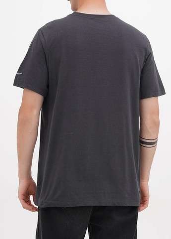 Темно-серая футболка Nike