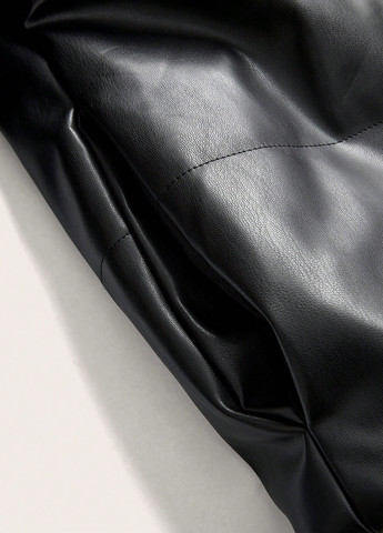 Черная зимняя куртка SHEIN