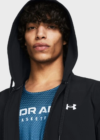 Чорна літня куртка Under Armour