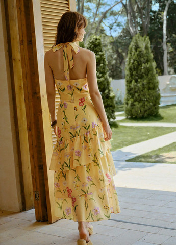 Желтое кэжуал платье с открытой спиной SHEIN с цветочным принтом