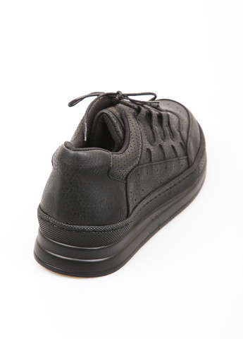 Черные всесезонные кроссовки South