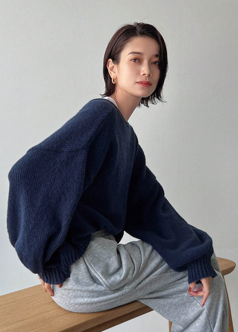 Темно-синій демісезонний светр SHEIN