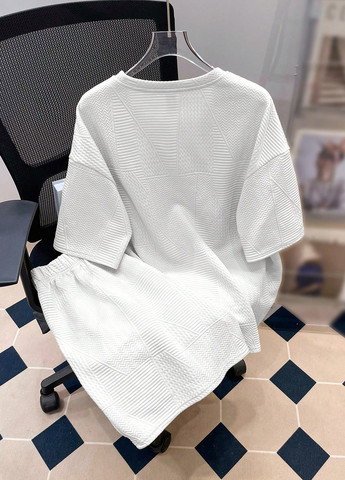 Белый летний костюм (футболка, шорты) с шортами SHEIN