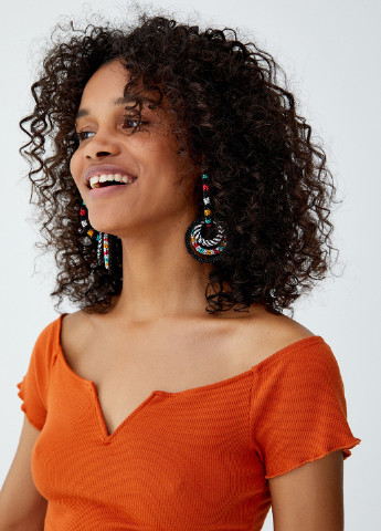 Оранжевое кэжуал платье с открытыми плечами Pull & Bear однотонное