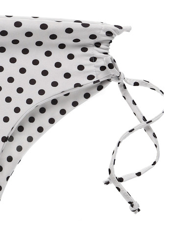 Белые купальные трусики в горошек PrettyLittleThing