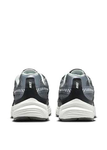 Серые демисезонные кроссовки ib3083-001 Nike Initiator