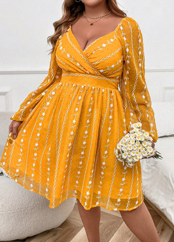 Жовтий кежуал сукня на запах SHEIN однотонна