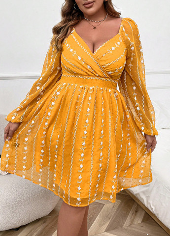 Жовтий кежуал сукня на запах SHEIN однотонна