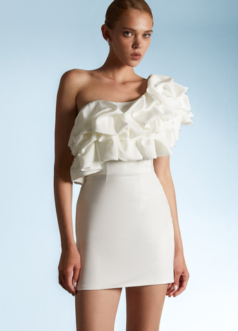 Молочное кэжуал платье на одно плечо Gepur однотонное