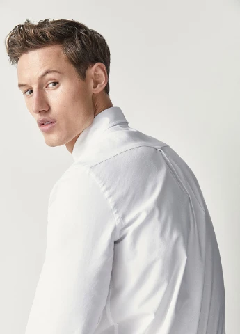 Белая кэжуал рубашка однотонная Massimo Dutti с длинным рукавом