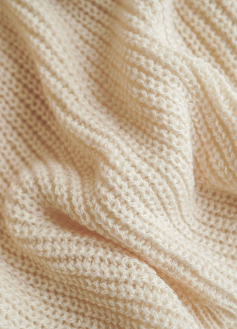 Кремовый демисезонный свитер SHEIN