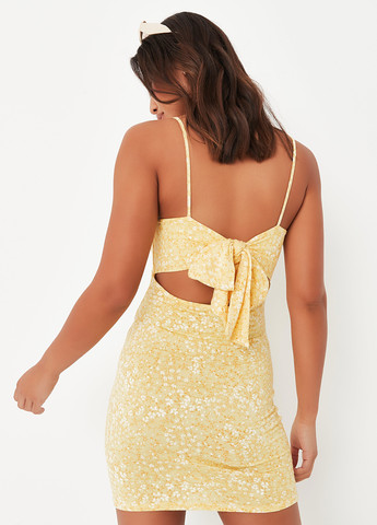 Светло-желтое кэжуал платье Missguided с цветочным принтом