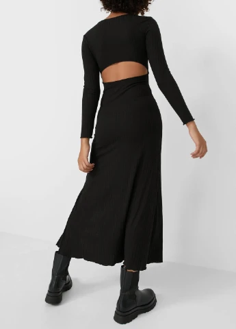 Черное платье демисезон Stradivarius