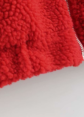 Червона демісезонна куртка жіноча з штучного хутра fluffy, червоний Berni Fashion 55581
