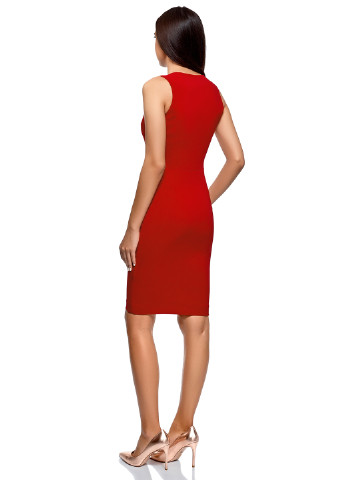 Красное деловое платье миди Oodji однотонное