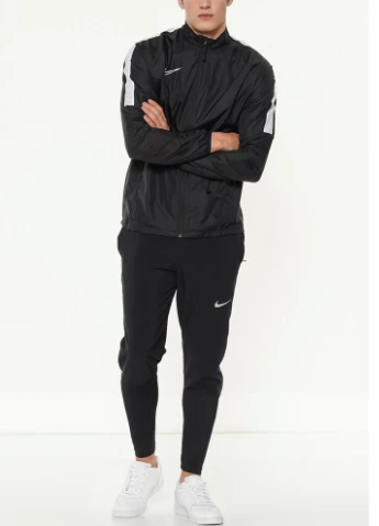 Черная демисезонная ветровка Nike