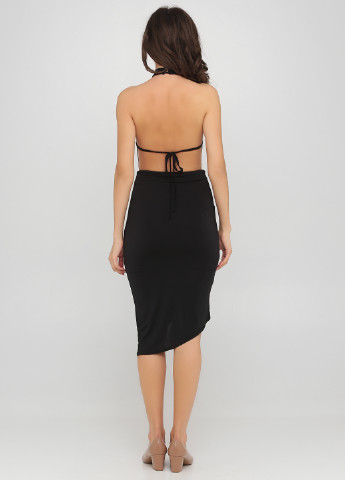 Чорна коктейльна сукня з відкритими плечима Glamour babe однотонна