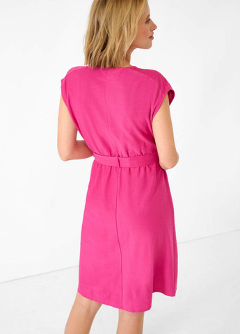 Розовое коктейльное платье на запах Orsay однотонное