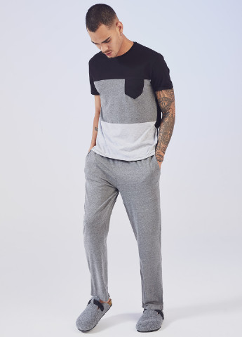 Сірий демісезонний комплект (футболка, штани) DeFacto