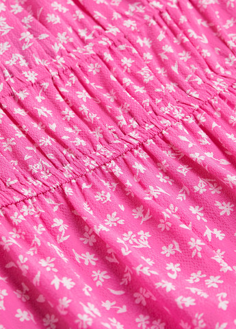 Розовое кэжуал платье с открытыми плечами H&M с цветочным принтом