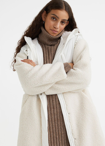 Светло-бежевая демисезонная куртка подовжена зі штучного хутра H&M