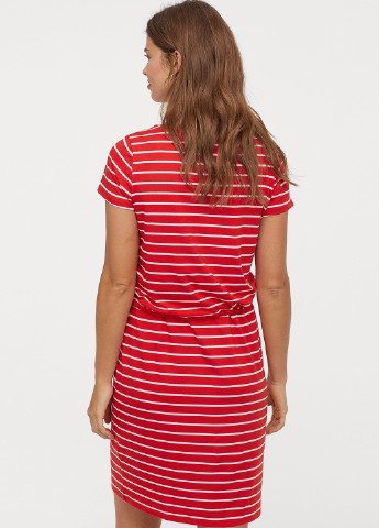 Красное кэжуал платье футляр H&M в полоску
