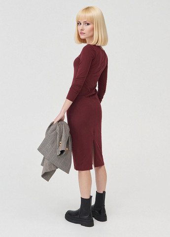 Бордовое кэжуал платье футляр Sinsay однотонное