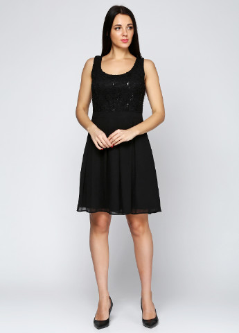 Черное коктейльное платье Young Couture однотонное