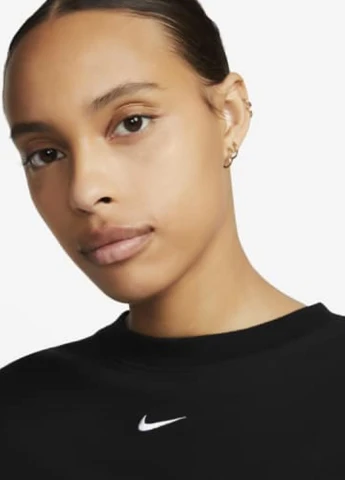 Чорна спортивна сукня dv7882-010 сукня-футболка Nike з логотипом