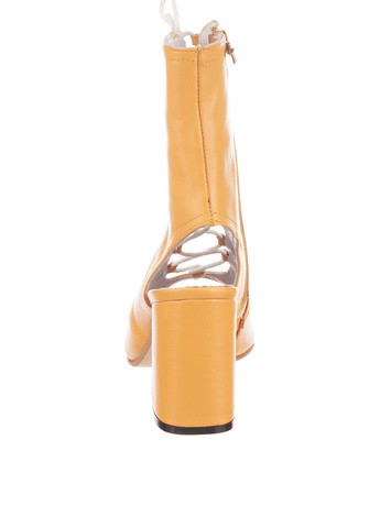 Горчичные босоножки Maxi на молнии со шнуровкой