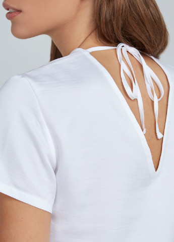 Белая демисезонная блуза HYGGE