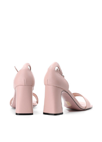 Светло-розовые босоножки Le'BERDES с ремешком