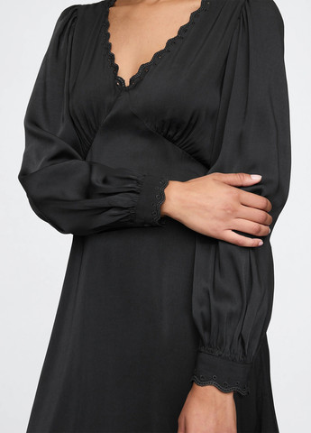 Черное кэжуал платье а-силуэт Gap однотонное