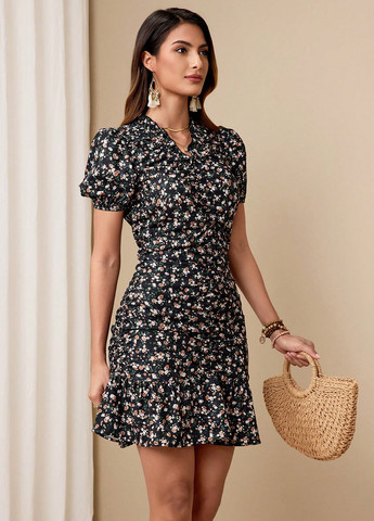 Черное кэжуал платье а-силуэт SHEIN с цветочным принтом