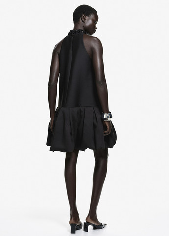 Черное праздничный, вечернее платье с открытыми плечами H&M однотонное