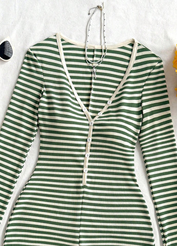Комбинезон SHEIN комбинезон-шорты полоска зелёный кэжуал полиэстер, трикотаж