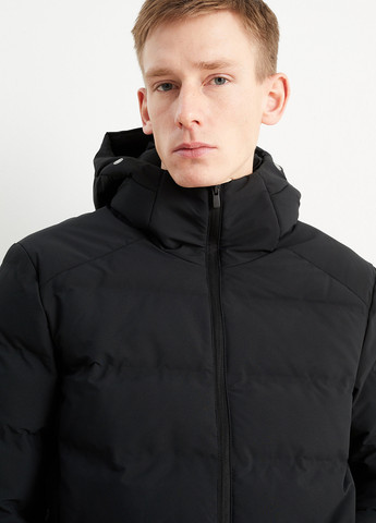 Чорна демісезонна куртка C&A