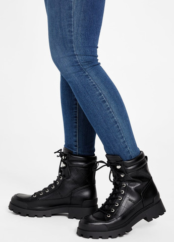 Осенние ботинки стилы Guess на тракторной подошве из искусственной кожи