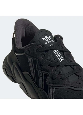 Черные демисезонные кроссовки adidas