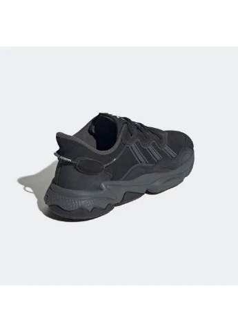 Черные демисезонные кроссовки adidas