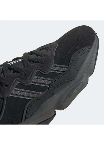 Черные демисезонные кроссовки adidas