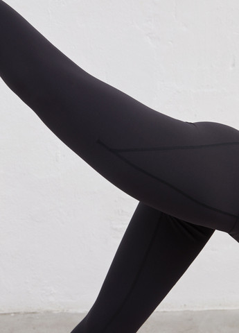 Черные демисезонные леггинсы Dash&Stars