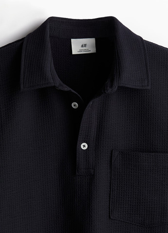 Темно-синяя футболка-поло для мужчин H&M однотонная