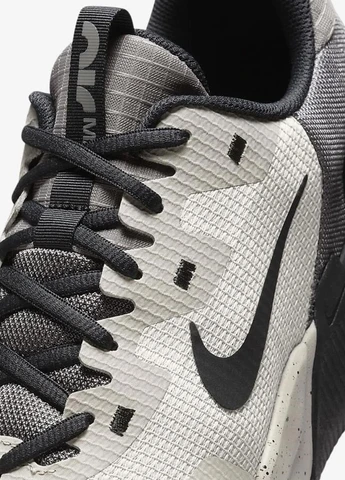 Чорно-білі кросівки dm0829-013 демісезон Nike AIR MAX ALPHA TRAINER 5