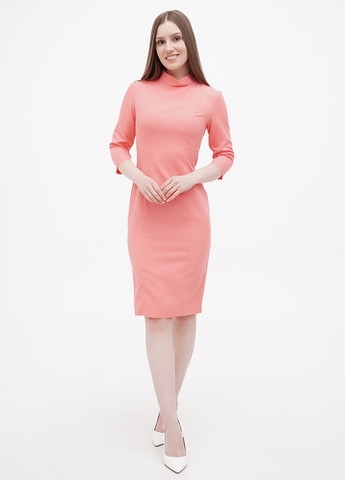 Розовое кэжуал платье футляр Rebecca Tatti однотонное