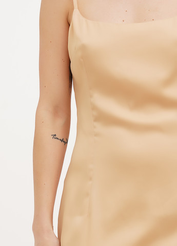 Бежевое коктейльное, кэжуал платье платье-комбинация Vicolo однотонное