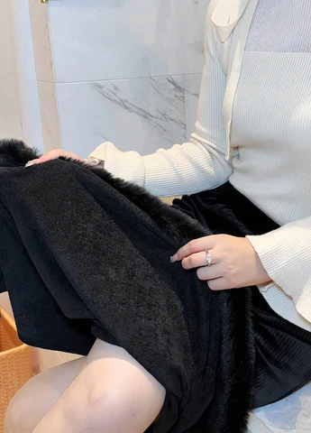 Черная кэжуал однотонная юбка SHEIN