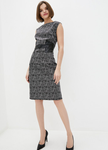 Черно-белое деловое платье футляр Modniy OAZIS с абстрактным узором